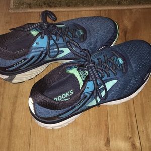 Women’s Brooks Adrenaline GTS 18 Running Shoes